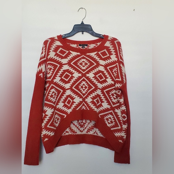 Women’s Sweater - Picture 1 of 3